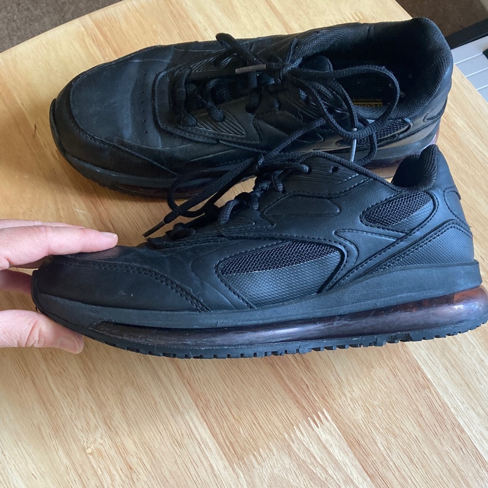 Treadsafe slip-resistant shoes